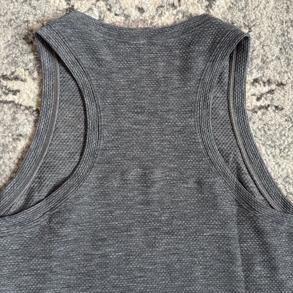 Lululemon gray textured tank top - Picture 8 of 9